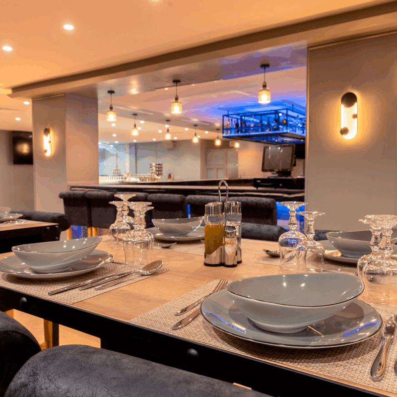 Resto-Lounge